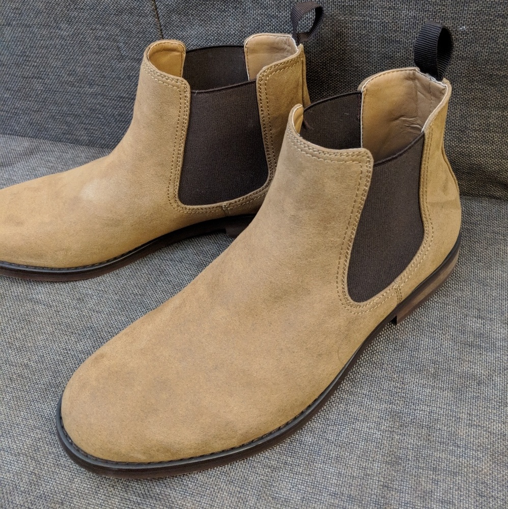 GAP Honey Brown Suede Chelsea boots (Men's 9)